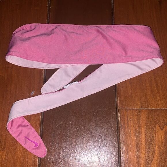 Nike Headwrap   - Picture 3 of 5